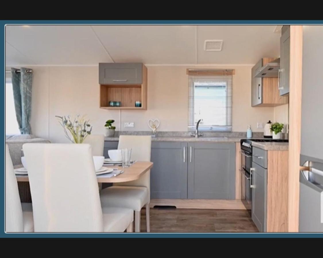 Exotic 3-Bed Caravan At Newquay Holiday Park Villa Bagian luar foto