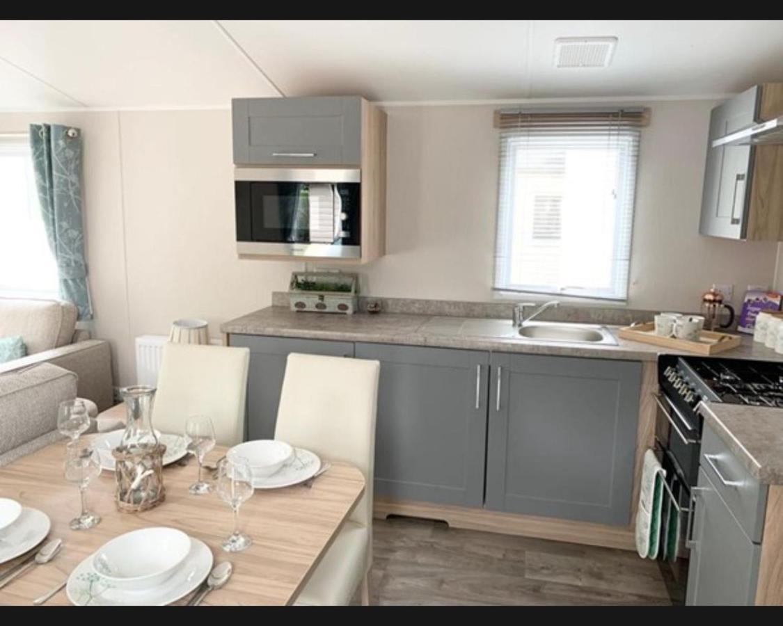 Exotic 3-Bed Caravan At Newquay Holiday Park Villa Bagian luar foto