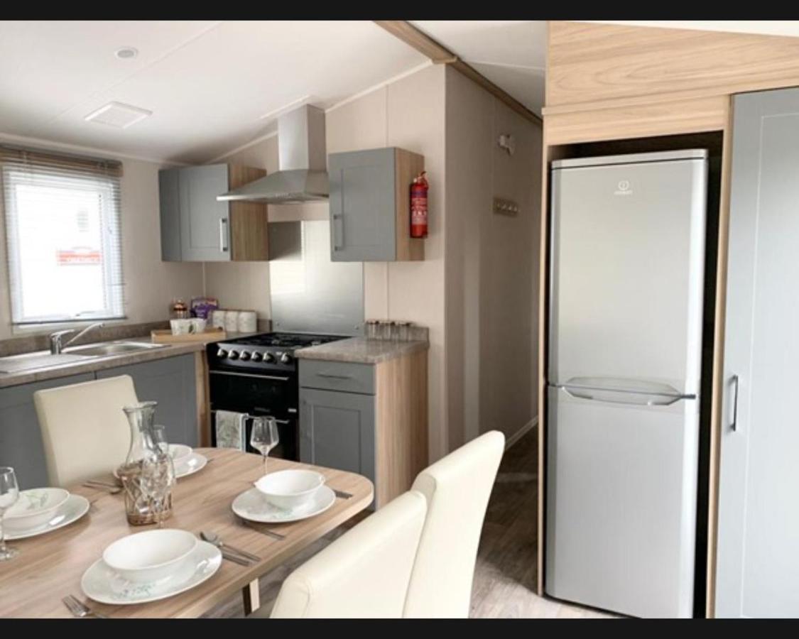 Exotic 3-Bed Caravan At Newquay Holiday Park Villa Bagian luar foto