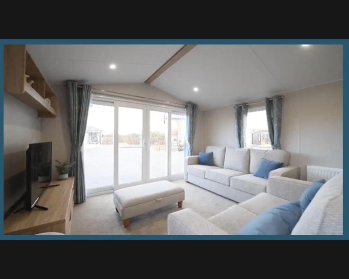 Exotic 3-Bed Caravan At Newquay Holiday Park Villa Bagian luar foto