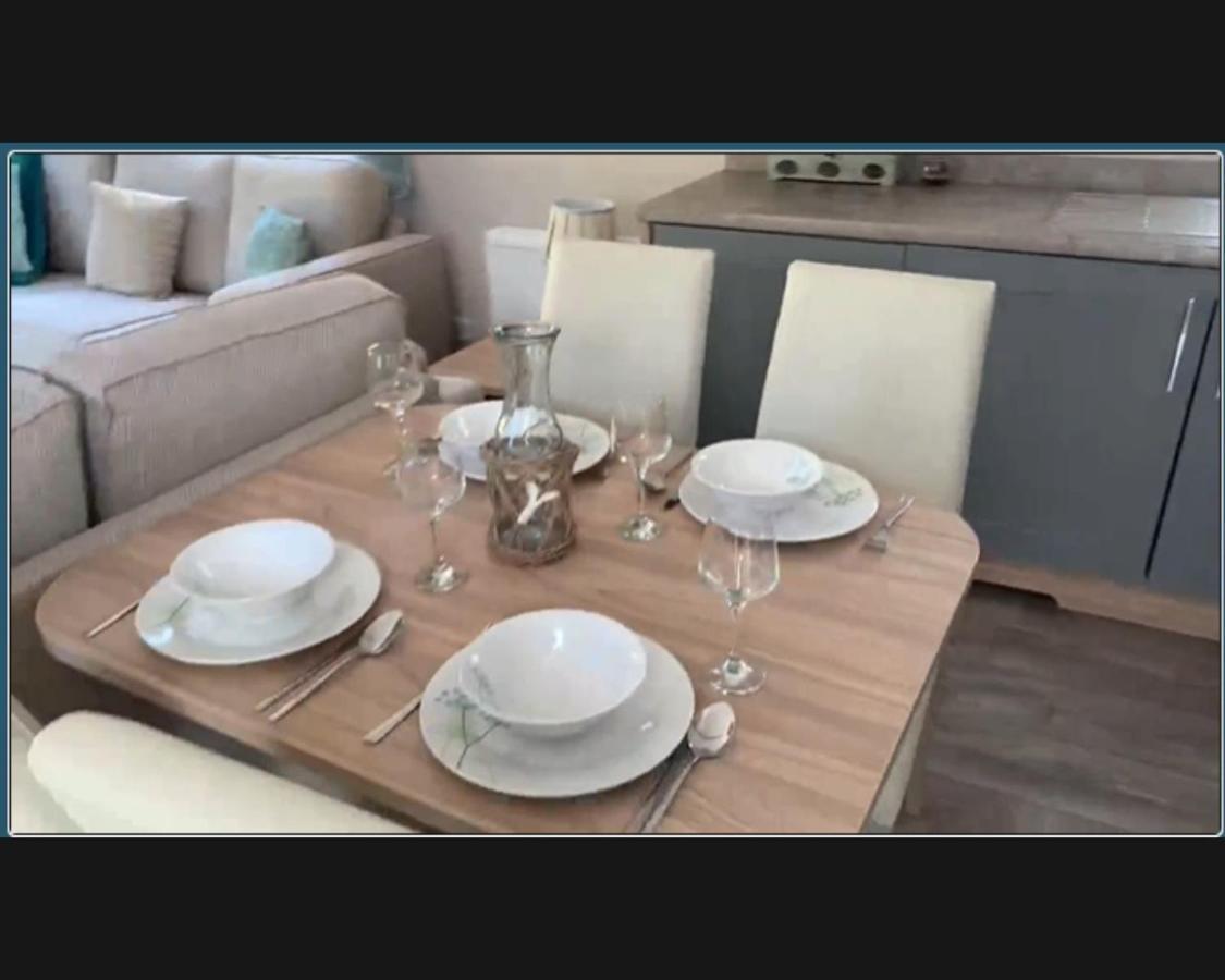 Exotic 3-Bed Caravan At Newquay Holiday Park Villa Bagian luar foto