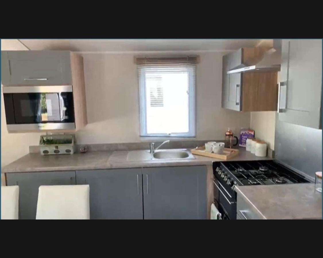 Exotic 3-Bed Caravan At Newquay Holiday Park Villa Bagian luar foto