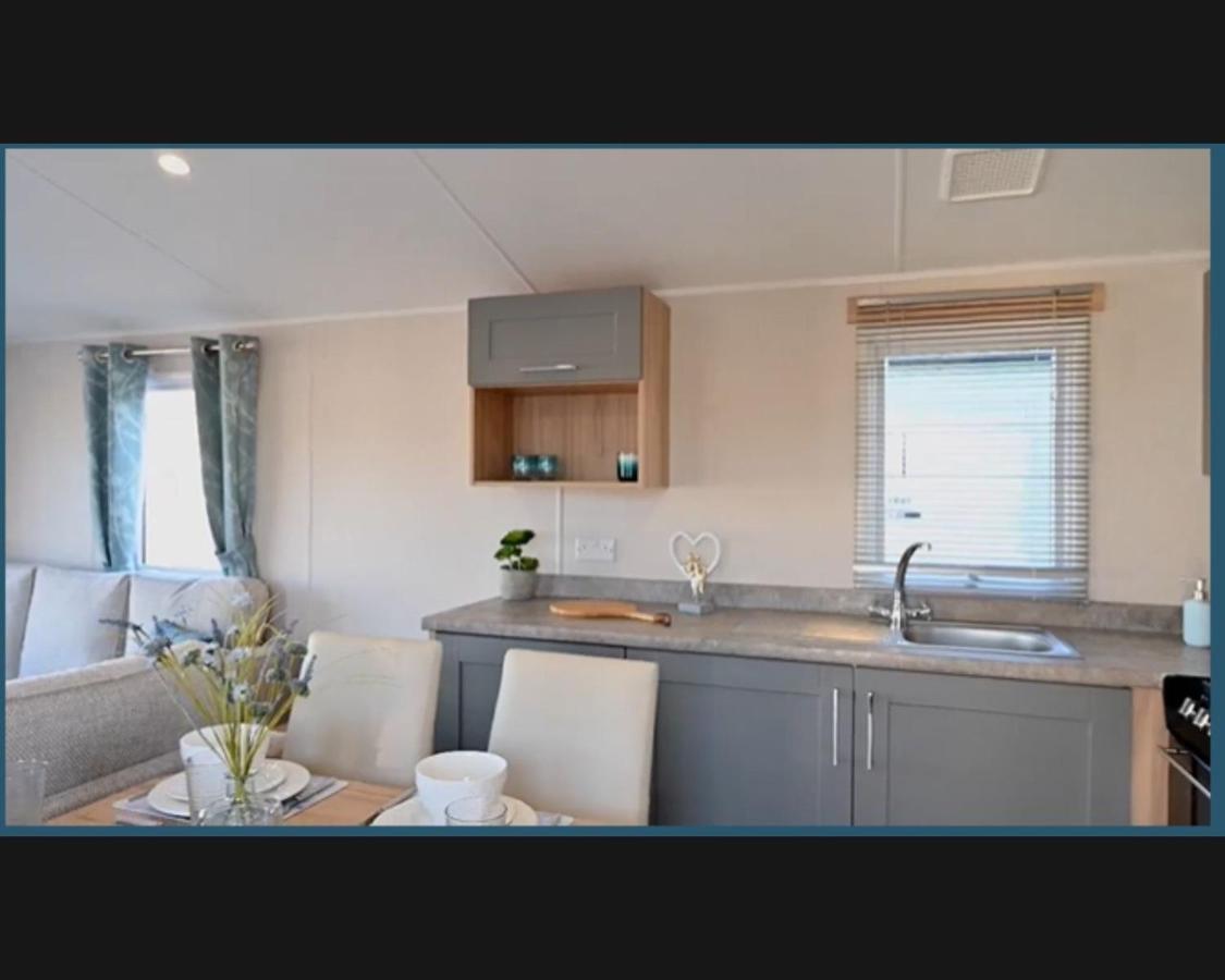 Exotic 3-Bed Caravan At Newquay Holiday Park Villa Bagian luar foto
