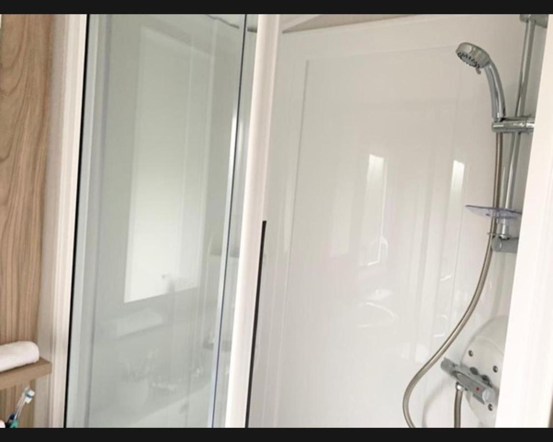 Exotic 3-Bed Caravan At Newquay Holiday Park Villa Bagian luar foto