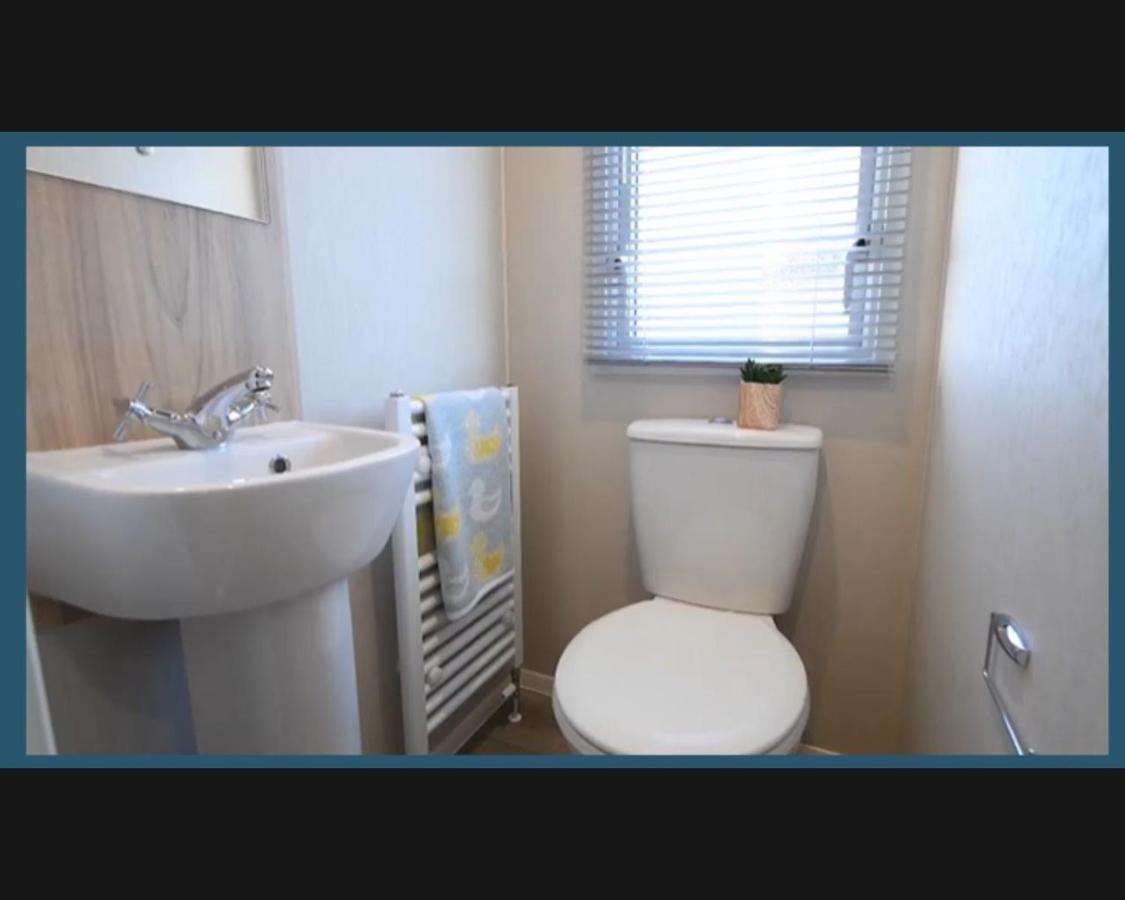 Exotic 3-Bed Caravan At Newquay Holiday Park Villa Bagian luar foto