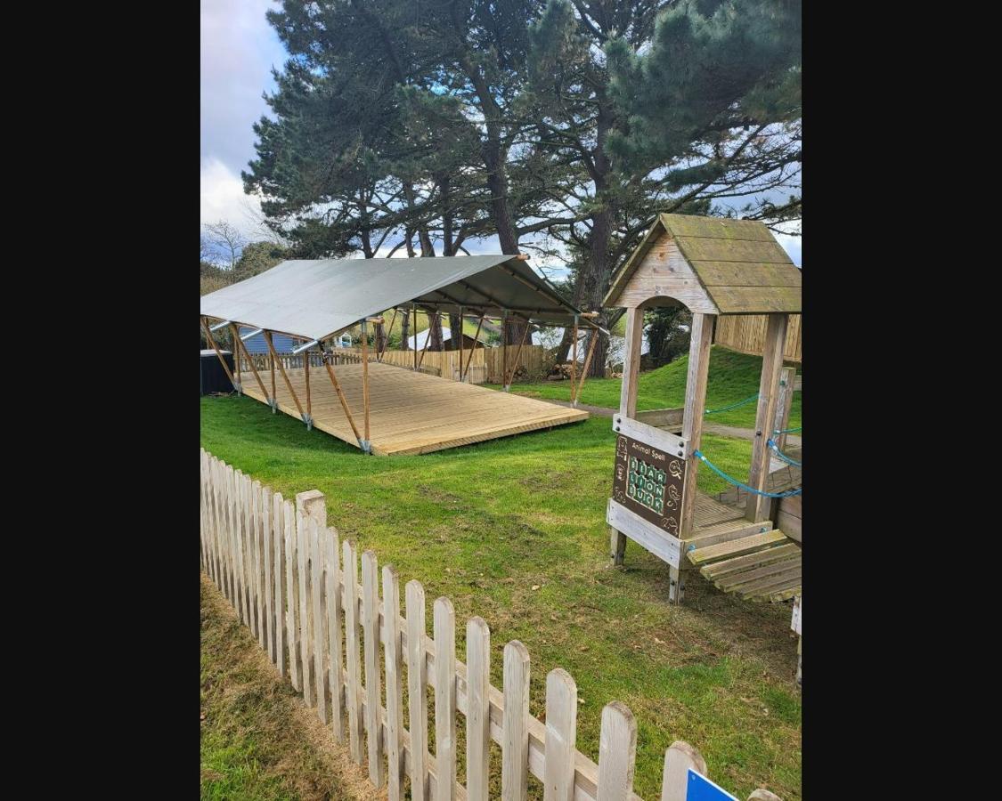 Exotic 3-Bed Caravan At Newquay Holiday Park Villa Bagian luar foto